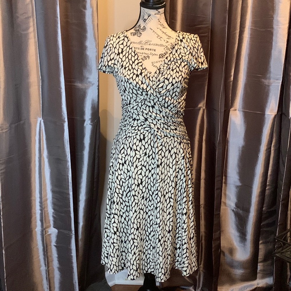London Times Size 10 Black and White Leaf Print Faux Wrap Dress